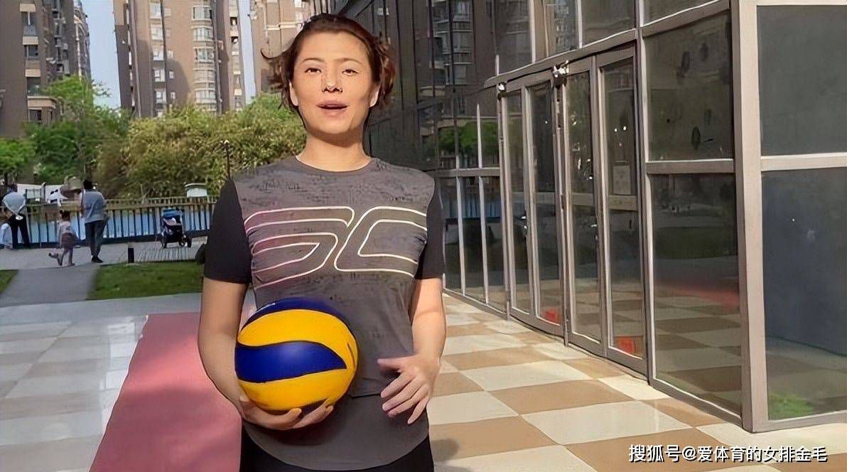 他说：“那不勒斯正在寻找熟悉意甲联赛的后卫，纳坦将会伤缺一个半月导致那不勒斯暂缓出售奥斯蒂加德。